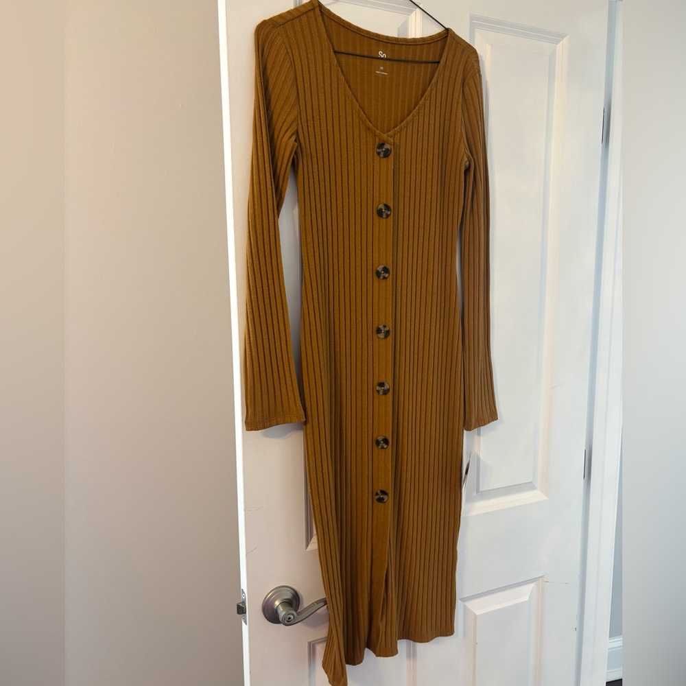 NWT Camel colored ribbed button dress in size XS